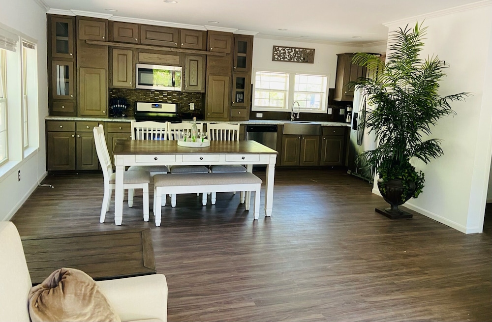 Swan Lake Resort Rentals - photo 86