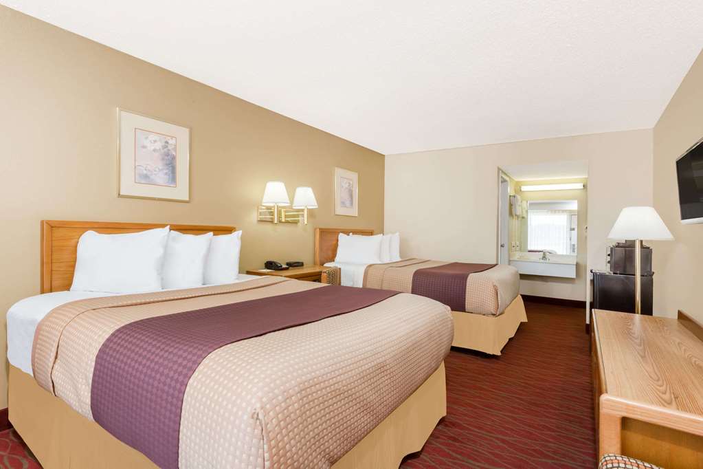 Days Inn by Wyndham Staunton - photo 6