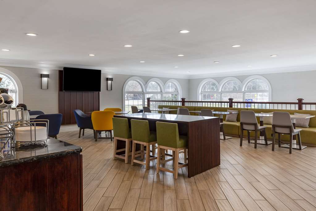 Comfort Inn & Suites East Greenbush Albany - photo 33