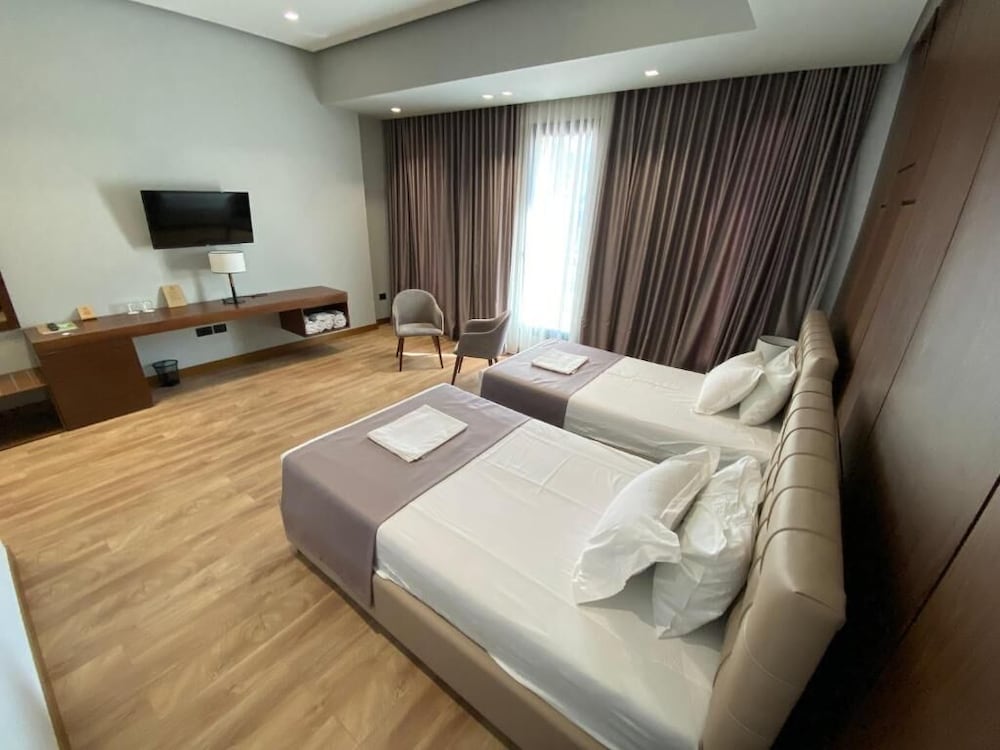 Portik Hotel — Berat — photo 3