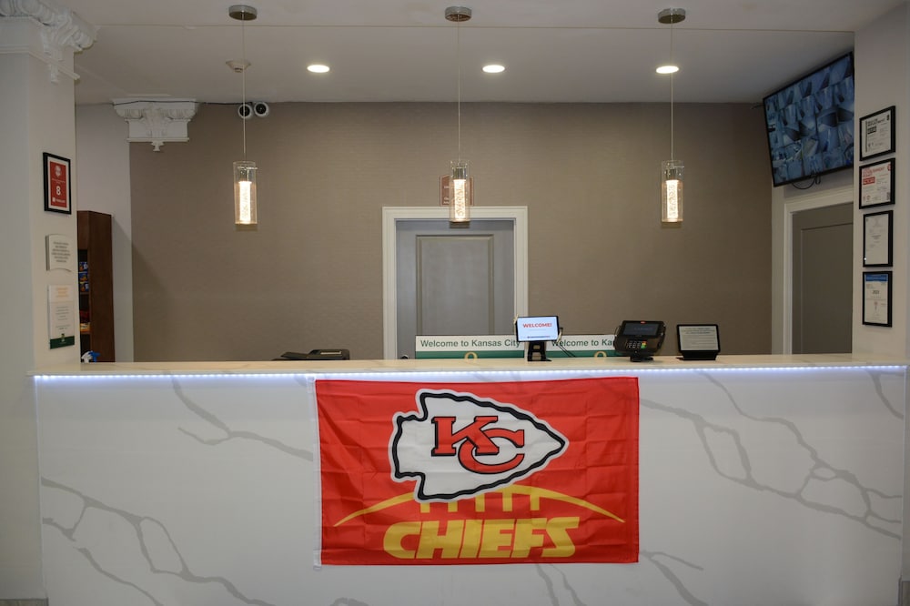 Quality Inn & Suites Kansas City Downtown - photo 32