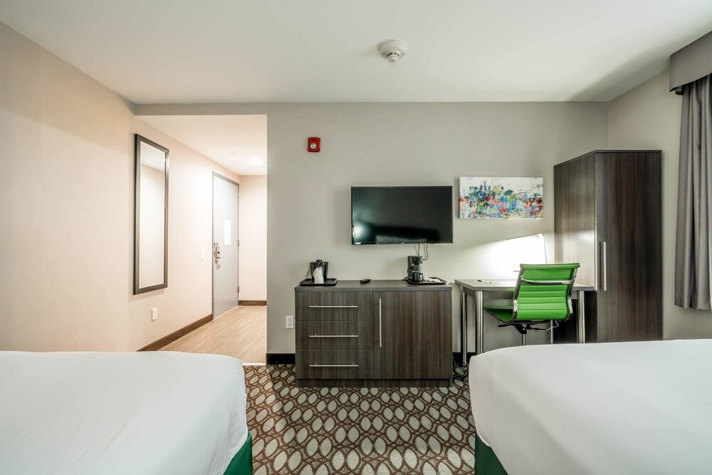 LeTap Hotel near AirTrain JFK Airport - photo 13