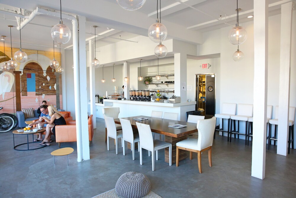 Cadillac Hotel - photo 31