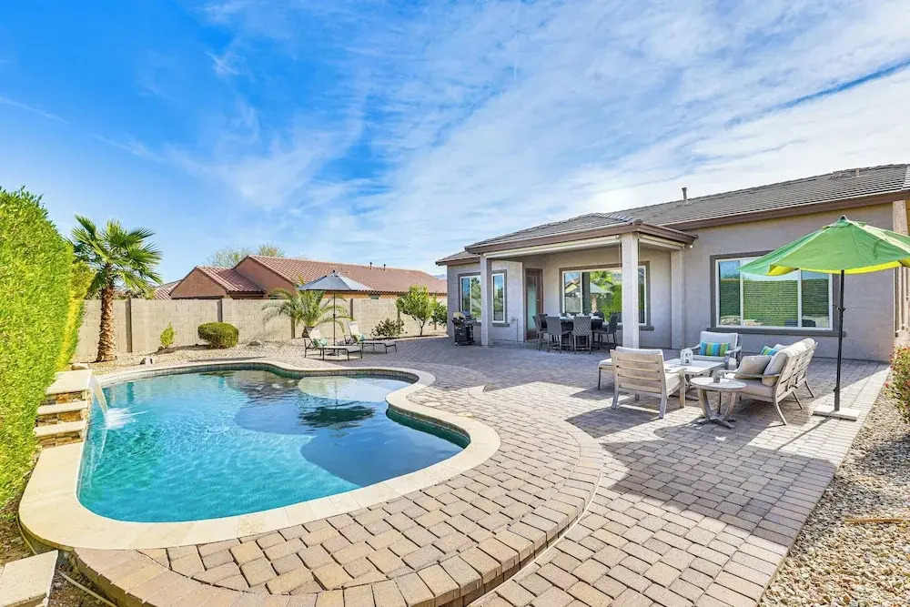 Outdoor Oasis In Goodyear Stay Play — Goodyear