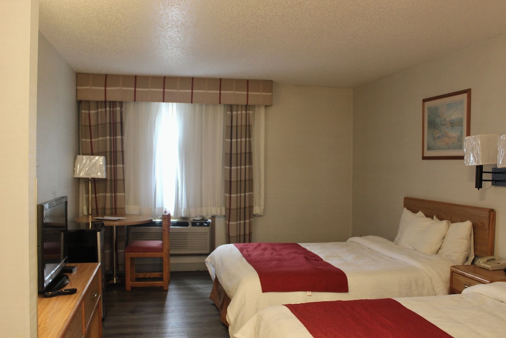 Eastwood Inn - photo 13