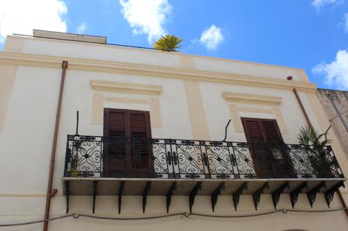 Palazzo Taormina — 4-Star Luxury Hotel in Castellammare Del Golfo, Italy