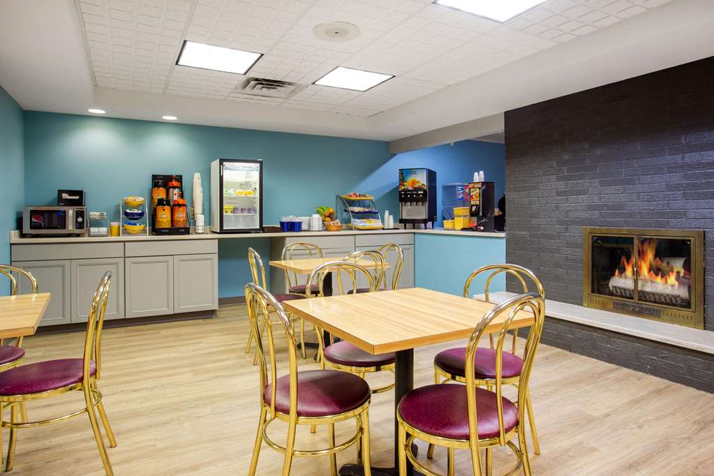 Days Inn by Wyndham Marquette - photo 39