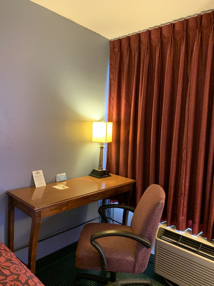 Days Inn by Wyndham Jonesboro AR - photo 31