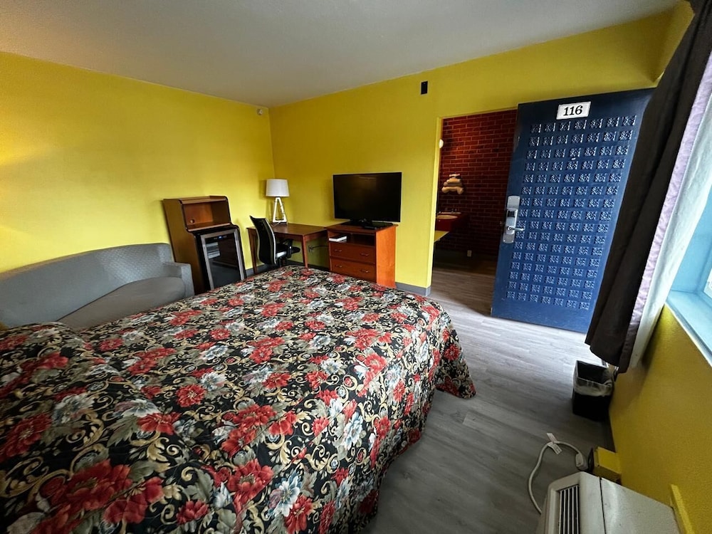 Travelers Inn by OYO Longview Kelso - photo 14