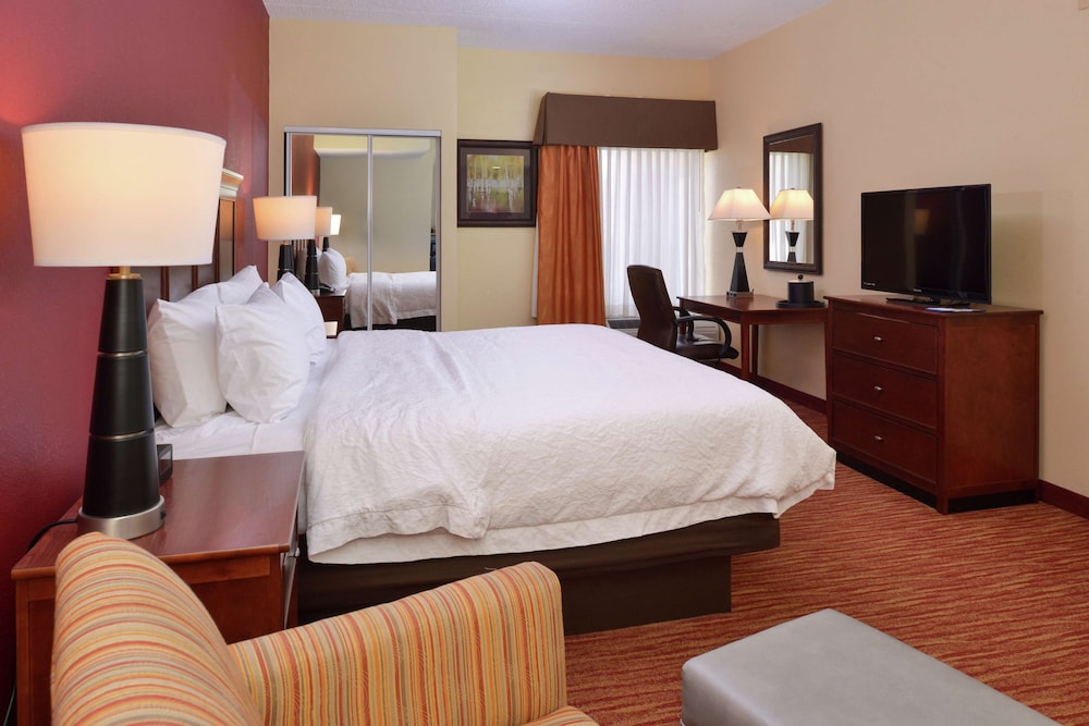 Hampton Inn Columbus East - photo 10