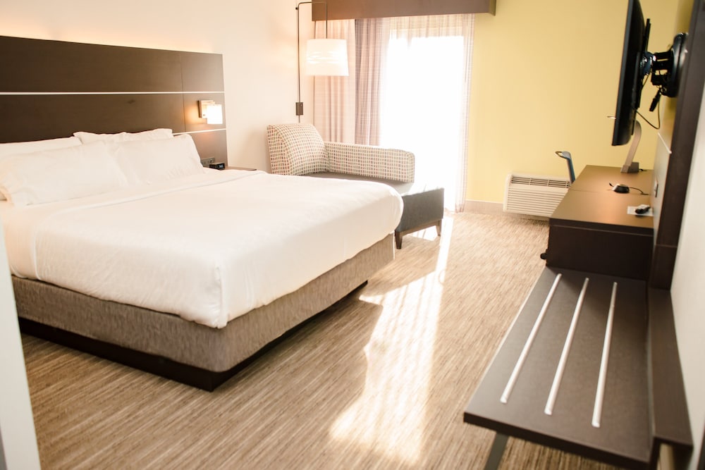 Holiday Inn Express & Suites Winona by IHG - photo 8