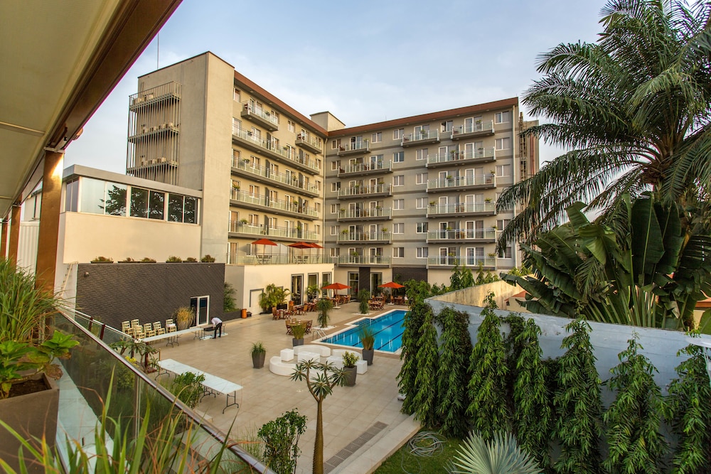 Millenium Suites — Conakry