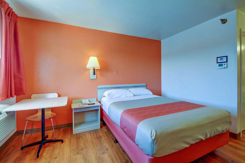 Motel 6 Windsor Locks CT Hartford - photo 21