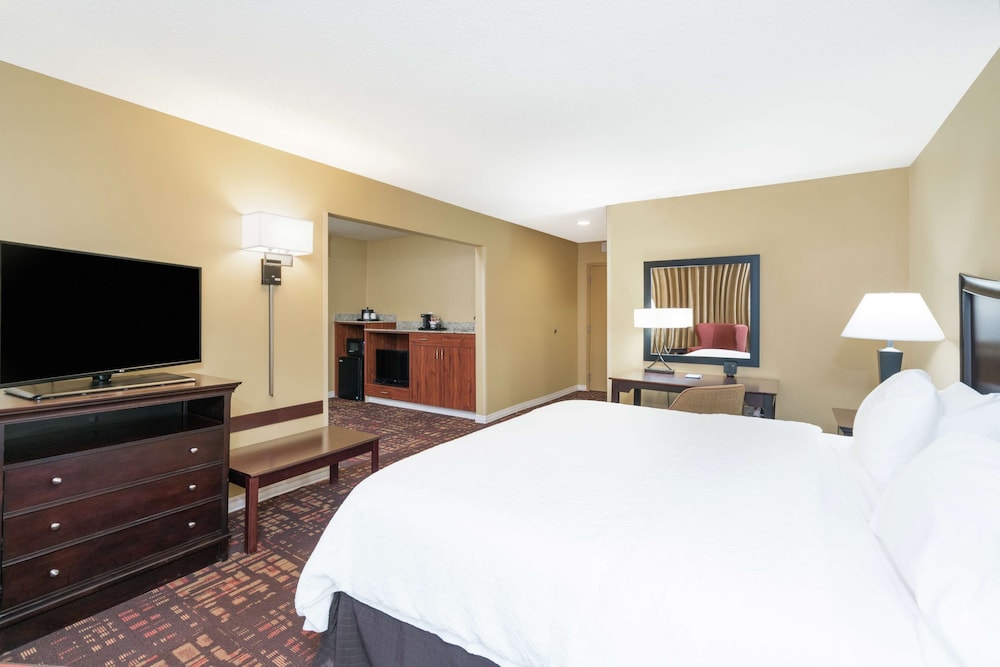 Hampton Inn Corydon - photo 25