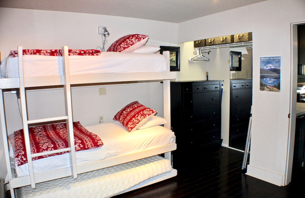 Crystal Chalets Condominiums at Crystal Mountain Ski Resort - photo 19