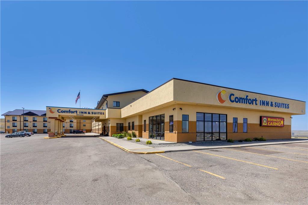 Comfort Inn Suites Gateway To Glacier National Park — Shelby