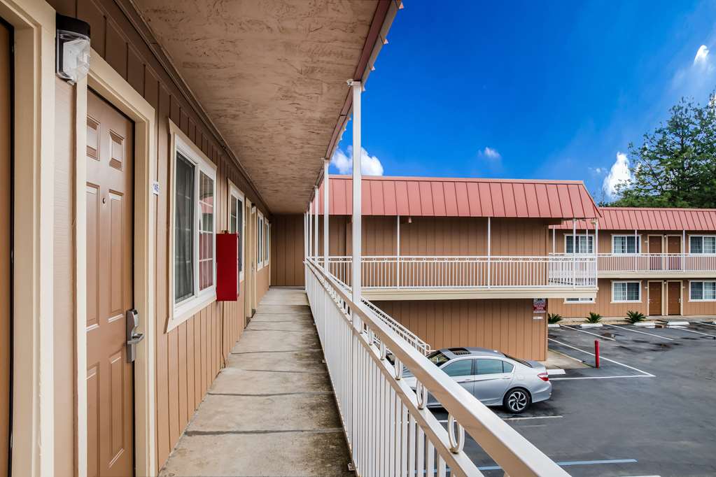 Americas Best Value Inn Ukiah - photo 25