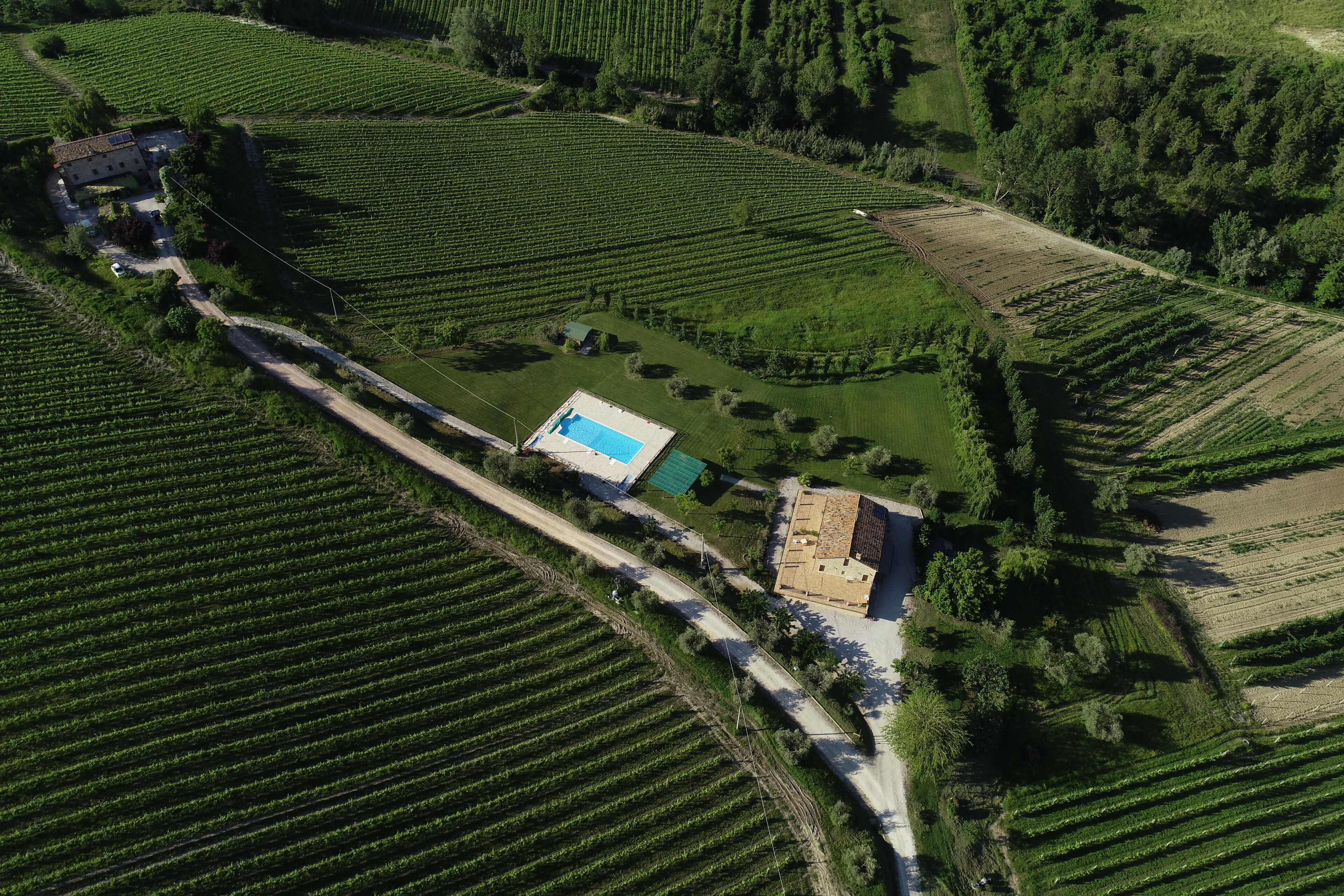 Agriturismo Biologico la Casa degli Gnomi — 4-Star Luxury Hotel in Ortezzano, Italy