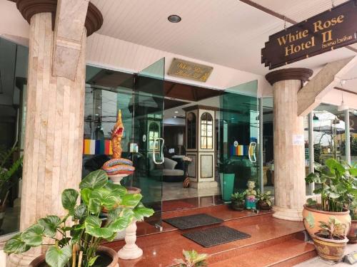 White Rose Hotel — hotel in Nong Prue