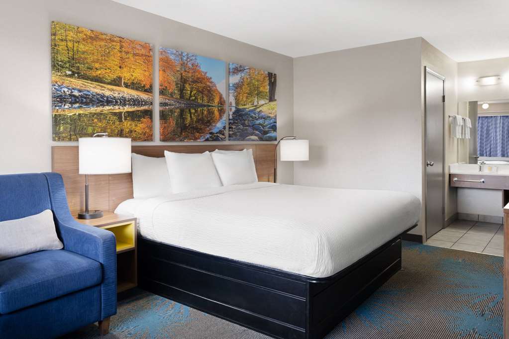 Days Inn by Wyndham Ardmore - photo 10