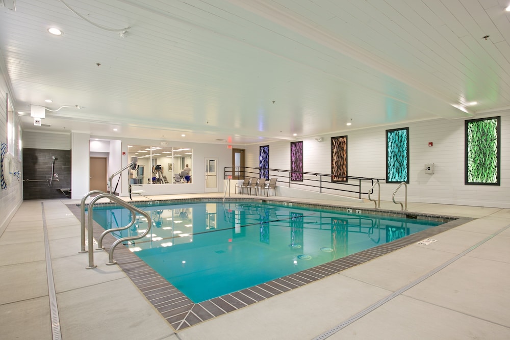 Holiday Inn Express & Suites Paso Robles by IHG - photo 18