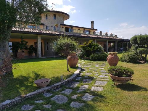 B&B Villa Moen — 4-Star Luxury Hotel in Fossacesia, Italy
