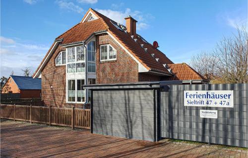 Beautiful Home In Wurster Nordseeküste — 4-Star Luxury Hotel in Dorum, Germany