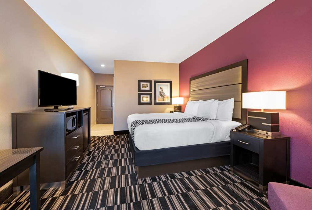 La Quinta Inn & Suites by Wyndham West Monroe - photo 16