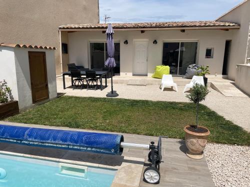 Studio moderne proche centre village — hotel in Sainte-Cecile-Les-Vignes
