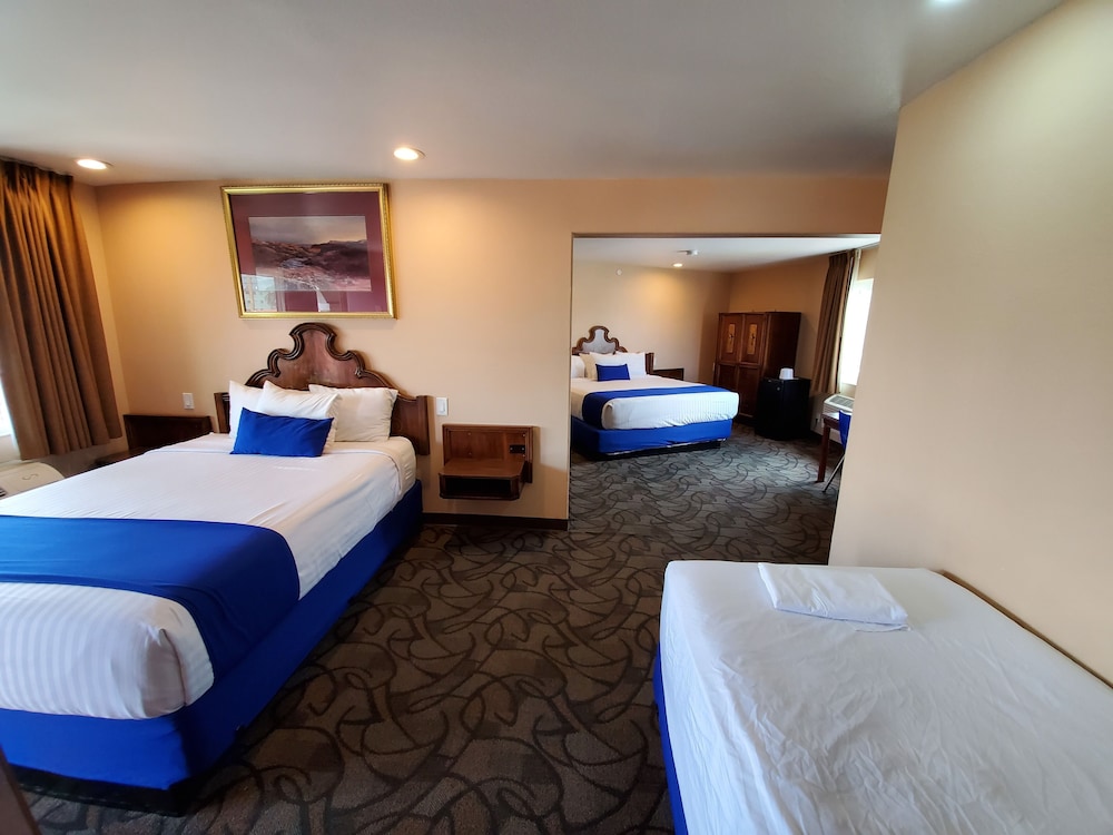 Colony Inn - photo 13