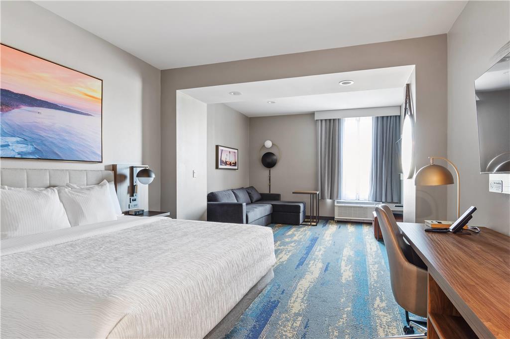 La Quinta Inn & Suites by Wyndham La Habra - photo 64
