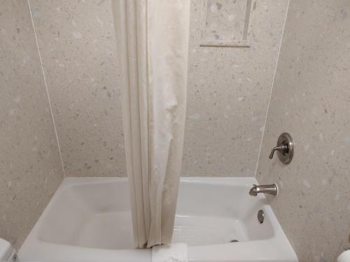 Economy Inn Richmond - photo 28