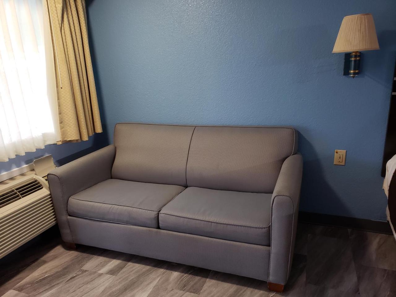 Regency Inn Motel by the Beach - photo 7