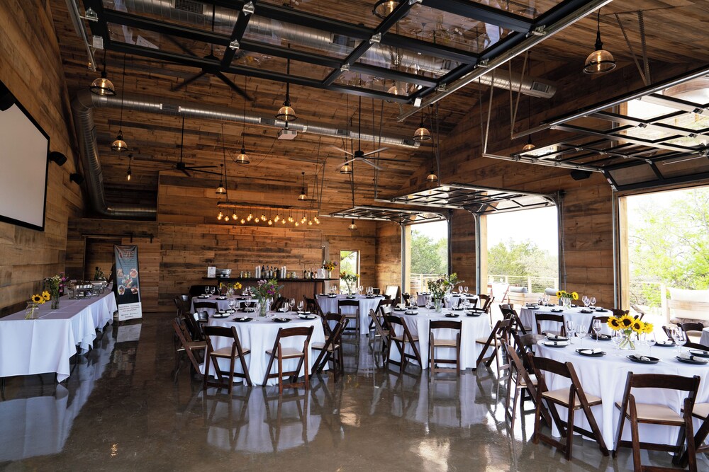 Outdoorsy Hill Country - photo 57