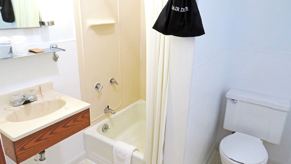 Indianhead Ironwood Motel - photo 27