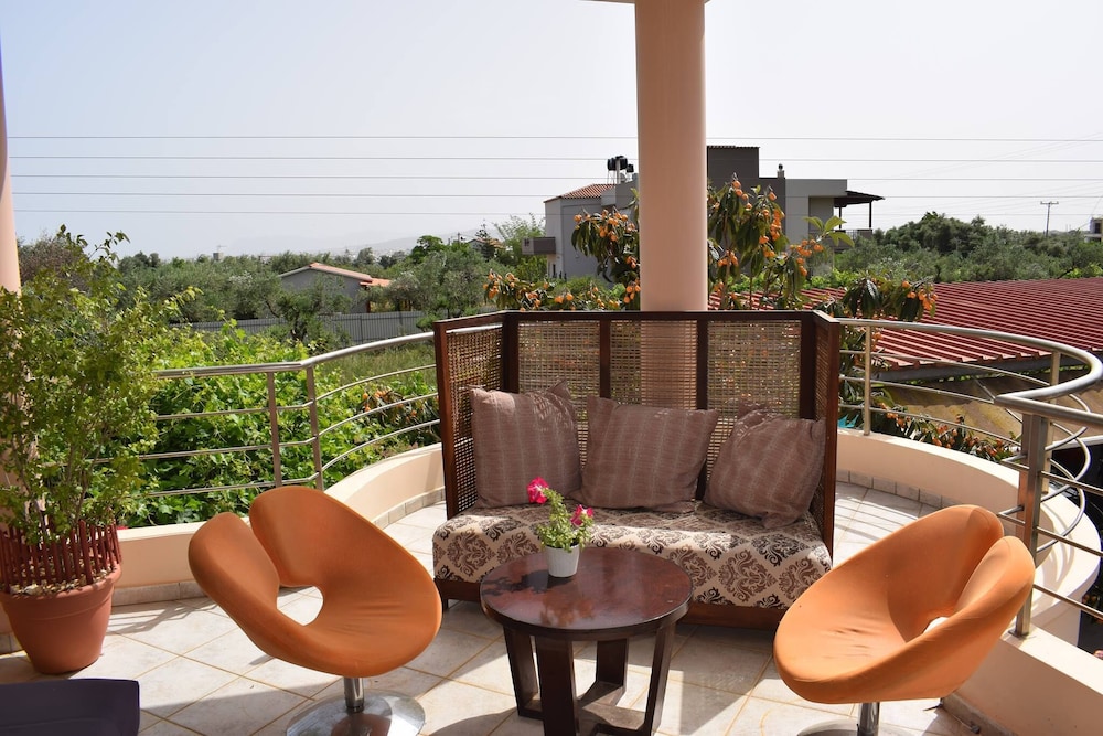 Ilias Villa in Chania — 4-Star Luxury Hotel in Chania, Greece