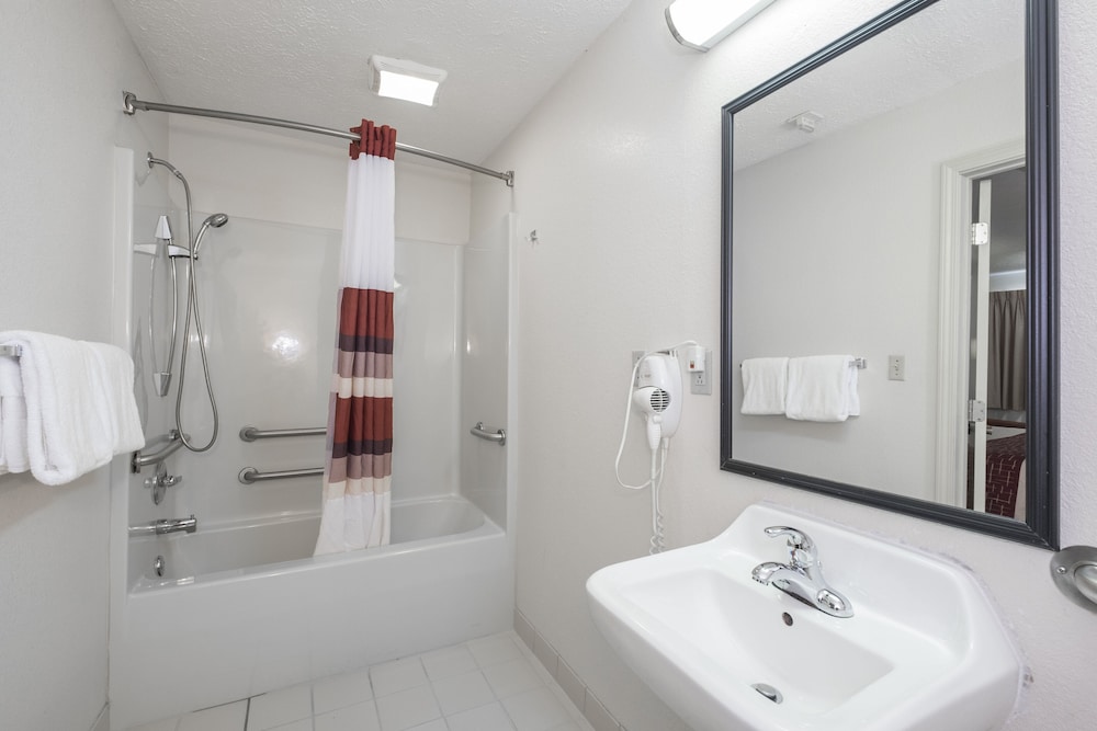 Red Roof Inn Columbus Northeast Westerville - photo 19