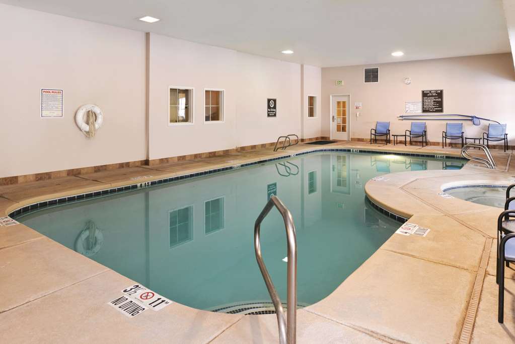 La Quinta Inn & Suites by Wyndham Ruidoso Downs - photo 9