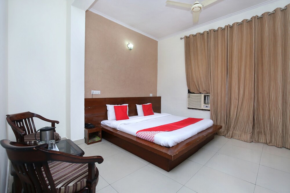 Oyo 23580 Hotel The Grand — Nalagarh — photo 2
