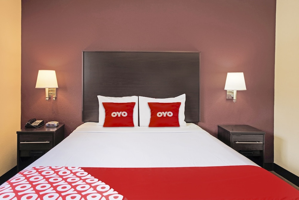 OYO Hotel McAllen Airport South - photo 33