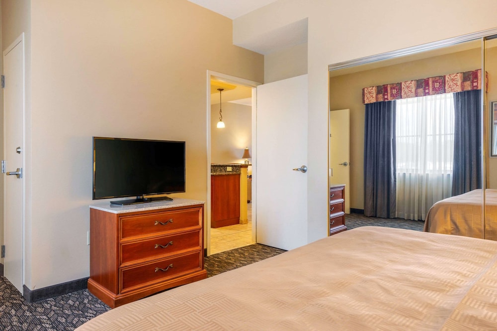 Clarion Inn Ormond Beach at Destination Daytona - photo 9