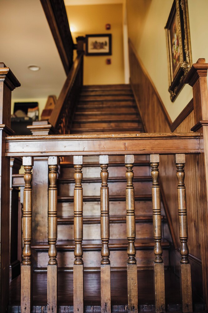 Grand Lux Inn - photo 3