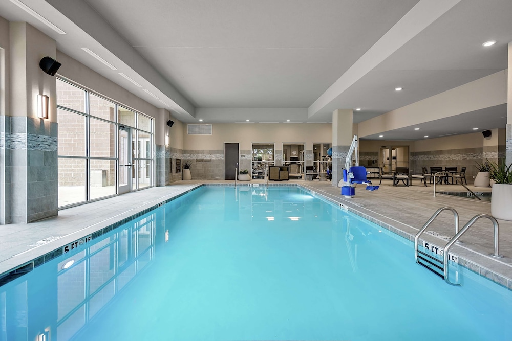 Embassy Suites by Hilton Jonesboro Red Wolf Convention Center - photo 31
