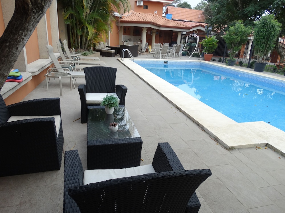 Hotel Suites Merlyn Aeropuerto in Alajuela, Costa Rica