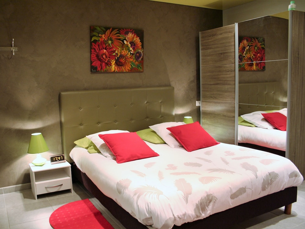 Les Hellebores — 4-Star Luxury Hotel in Caudebec-En-Caux, France