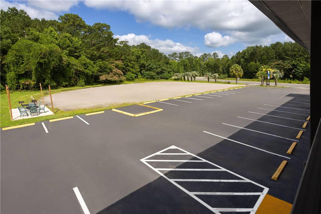 Days Inn by Wyndham Hardeeville Near Hilton Head - photo 27
