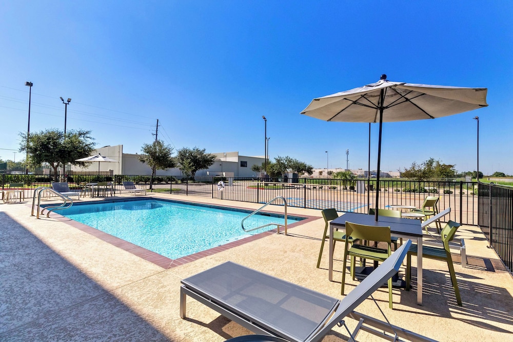 Spark by Hilton Pearland - photo 24