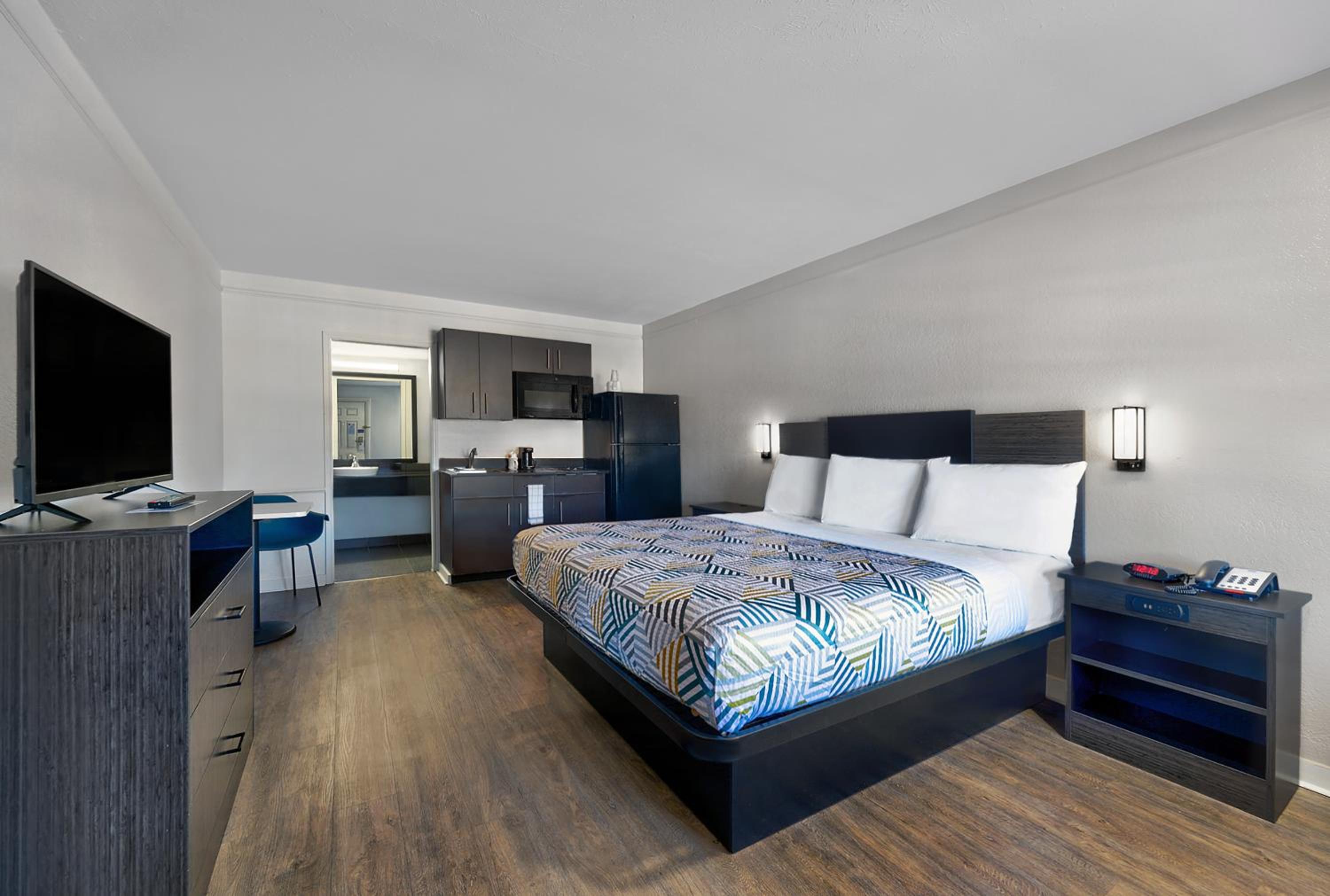 Studio 6 North Las Vegas NV - photo 3