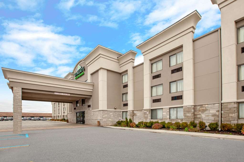 Wingate by Wyndham Detroit Metro Airport - photo 4