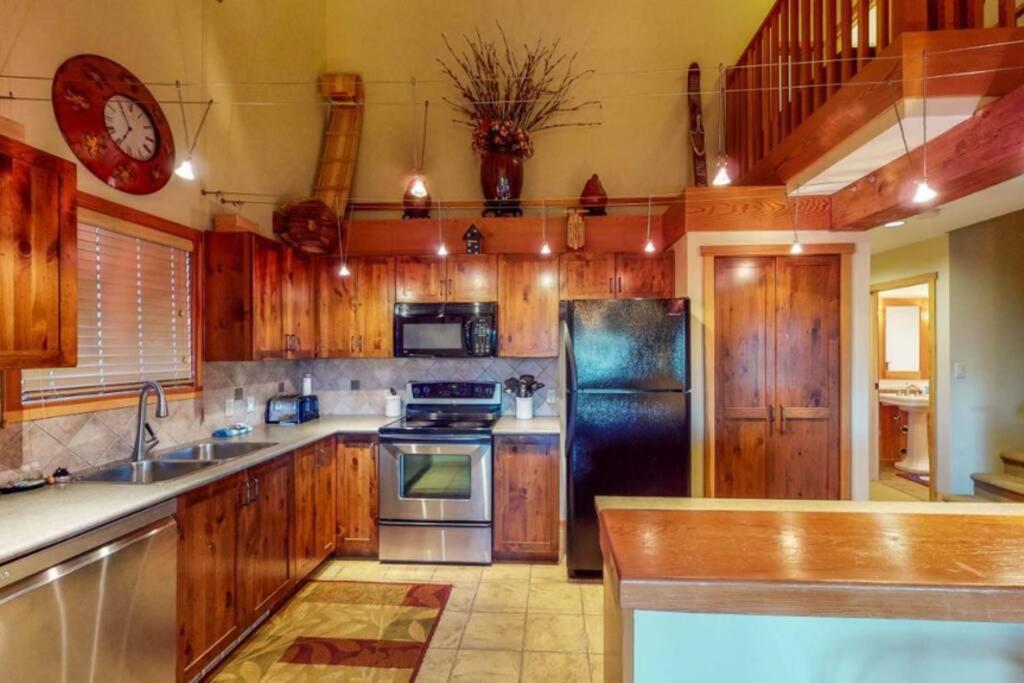 The View From the Pines in Golden, Canada